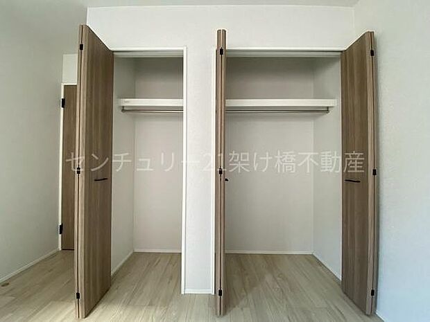 【6.1帖洋室 収納】クローゼット×2付き♪