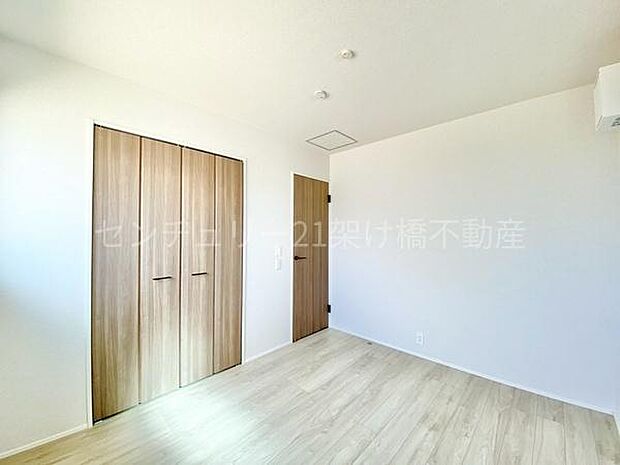 【5.2帖 洋室】2面採光で過ごしやすい居室♪