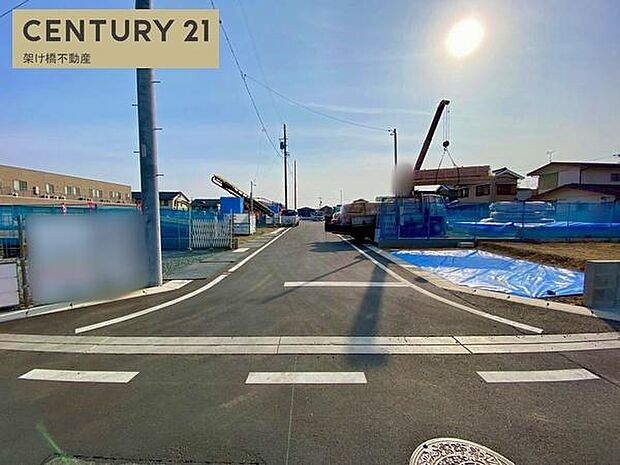 北側公道幅員約5m西側開発道路幅員約6m