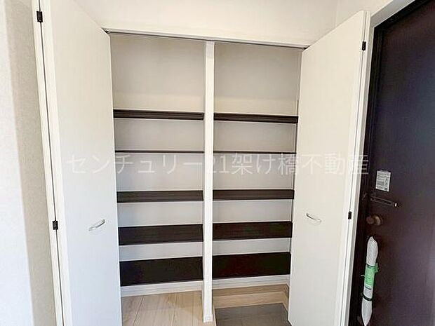 【シューズボックス】トールサイズのシューズボックスで家族みんなの靴が収納可能です◎