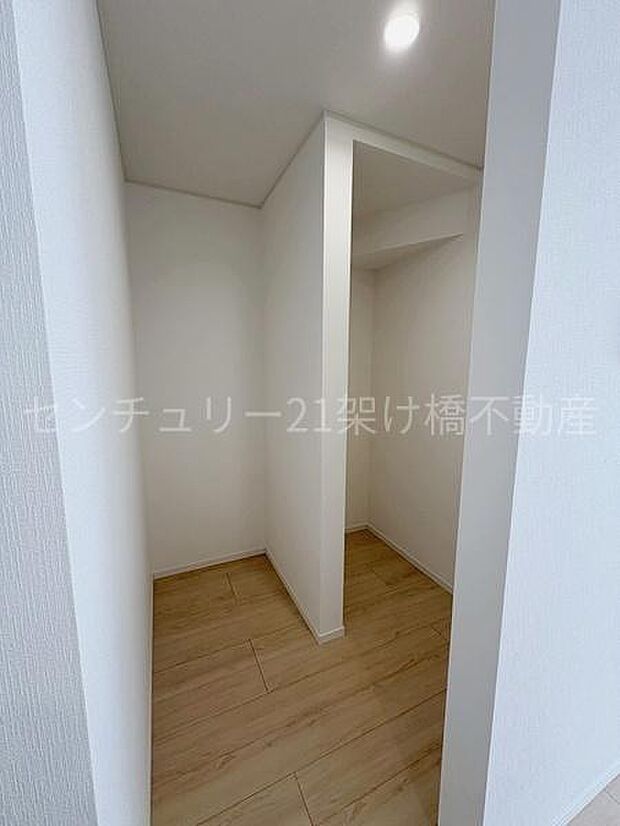 【パントリー】大容量パントリー!!リビング収納もあり、収納が豊富♪