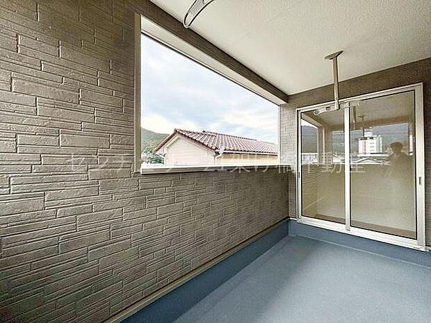 【バルコニー】南向きのバルコニー♪インナータイプなので突然の雨にも安心です◎