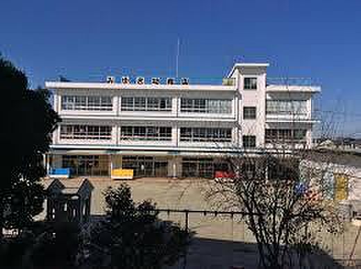 寿泉寺みゆき幼稚園まで824m、寿泉寺みゆき幼稚園