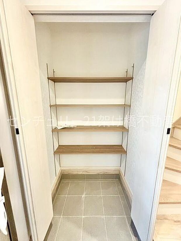 【玄関】収納たっぷりシューズボックス!