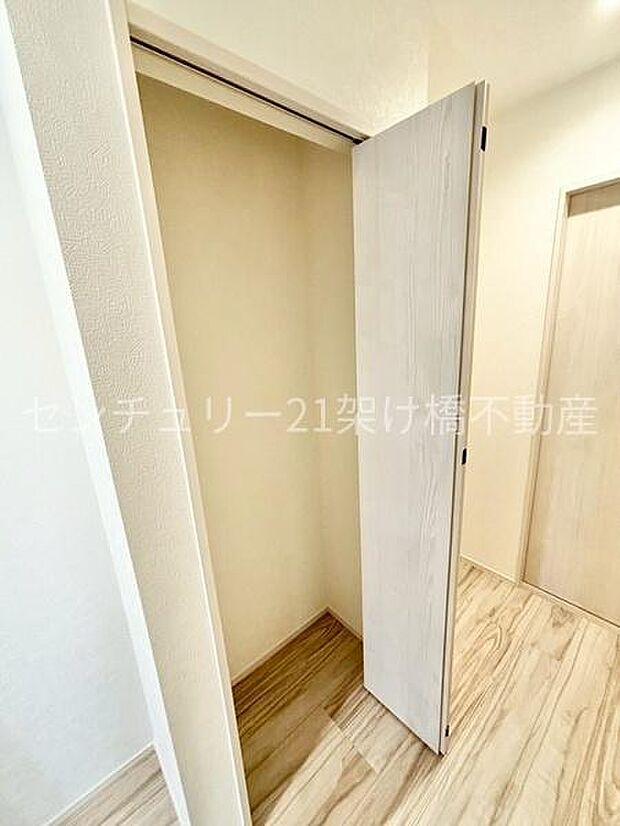 【1階ホール】たっぷり収納〇
