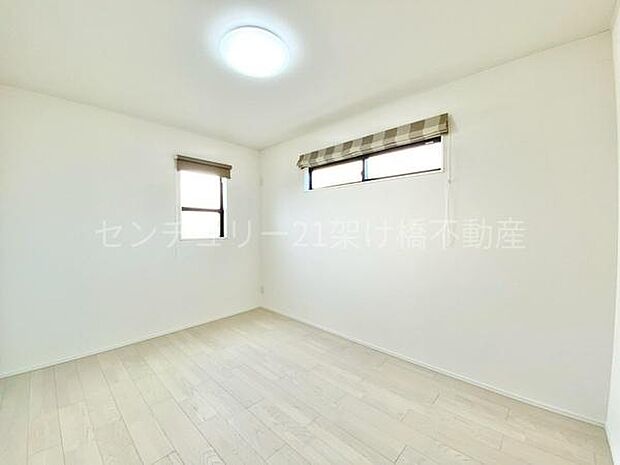 【東側6帖　洋室】2階全居室6帖以上で広々とお使いいただけます♪