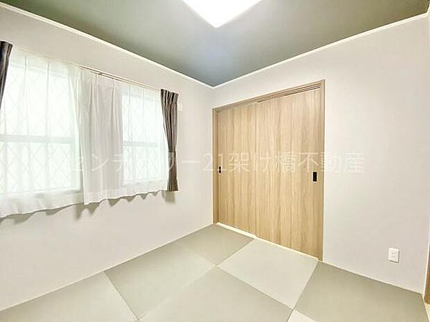 【リビング横和室 4.5帖】ＬＤＫと併せれば24.5帖の大空間◎お子様の遊び場や、勉強スペースにもぴったりです♪