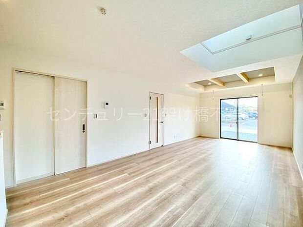 【ＬＤＫ 21.5帖】リビング吹抜＆折り上げ天井で広々としたＬＤＫです◎