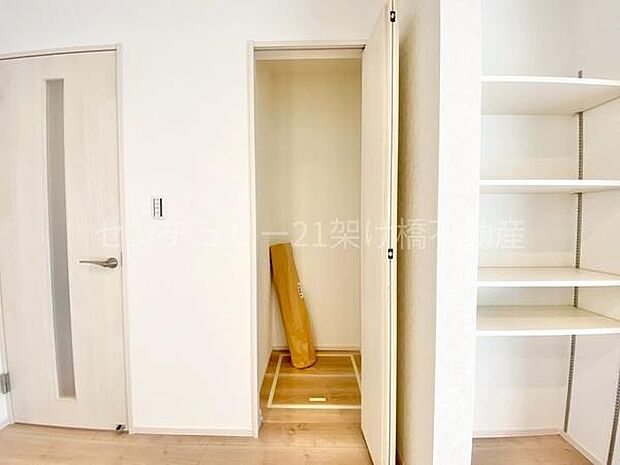 【リビング収納】