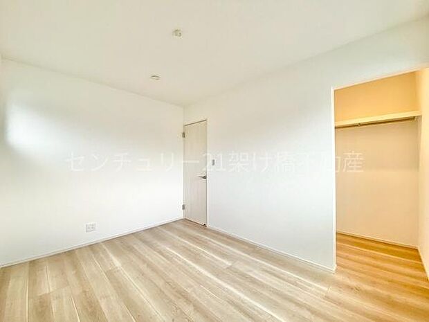 【6帖　洋室】全室2面採光で明るいお部屋♪