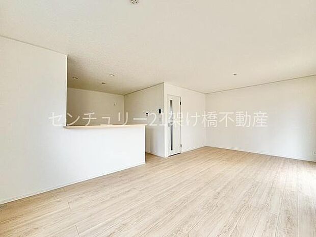 【LDK 20帖】リビング別角度です