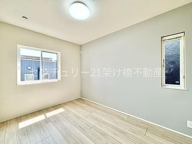 南西側洋室6.0帖です