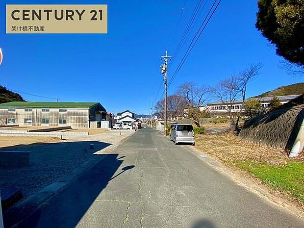 北東側公道約6m