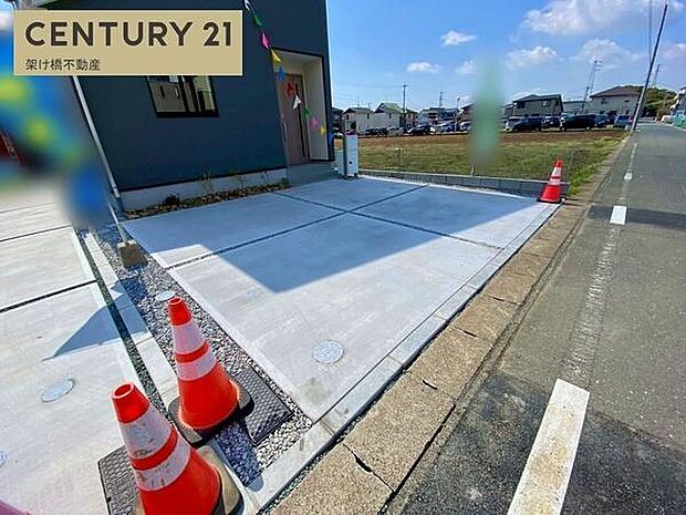 駐車並列2台可能!