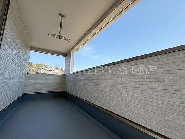 【南東向きバルコニー】