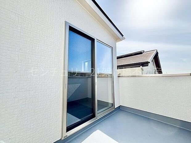 【南向きバルコニー】