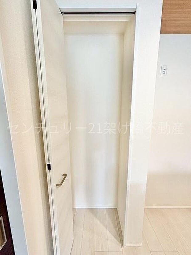 キッチン横の収納は、パントリーにも◎