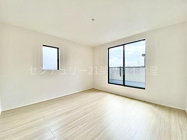 【2階 洋室 8.5帖】全室クローゼット完備&南向きで明るいお部屋です◎