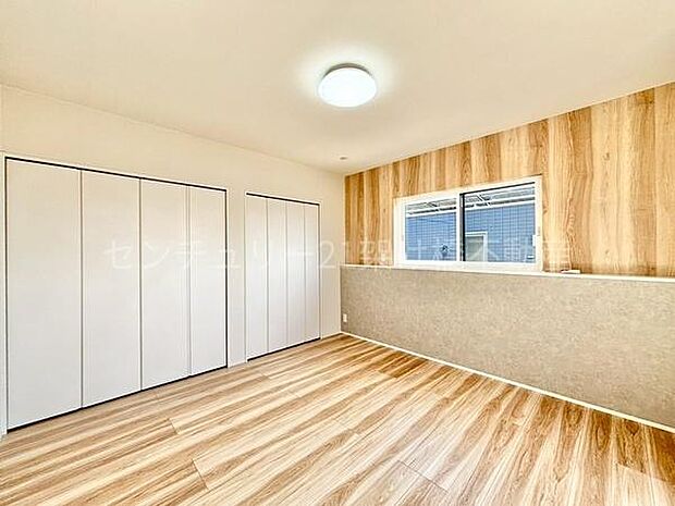 【2階　洋室　8.0帖】こちらの洋室はワイドクローゼット付きで主寝室におすすめ♪