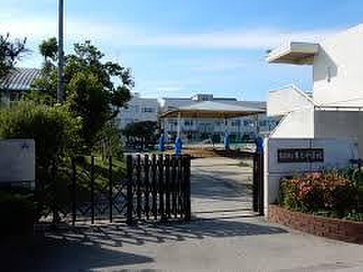 豊橋市立牟呂中学校まで1867m