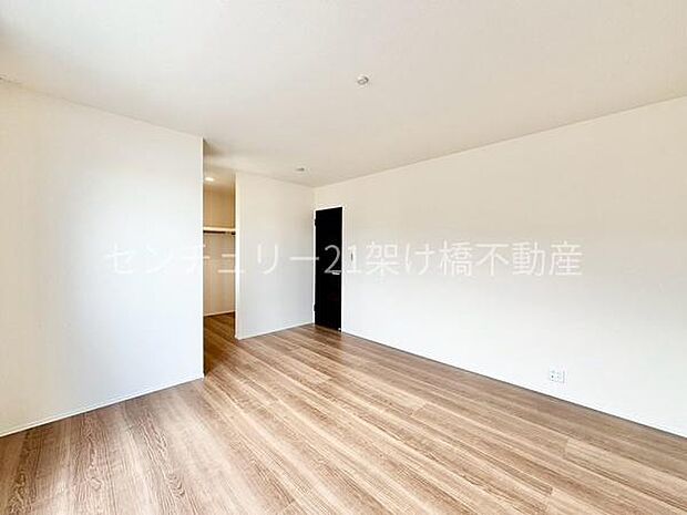 2階　洋室　9.2帖　別角度