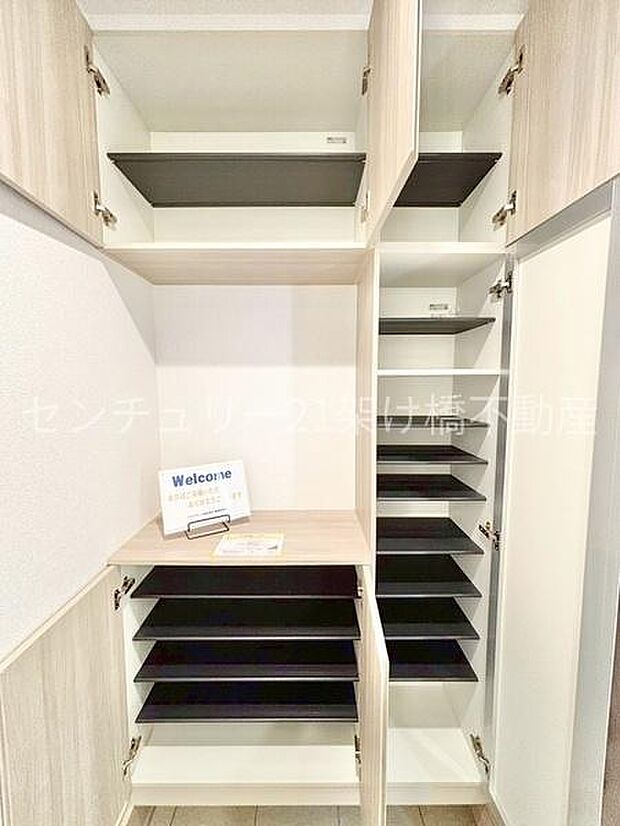 シューズボックス
