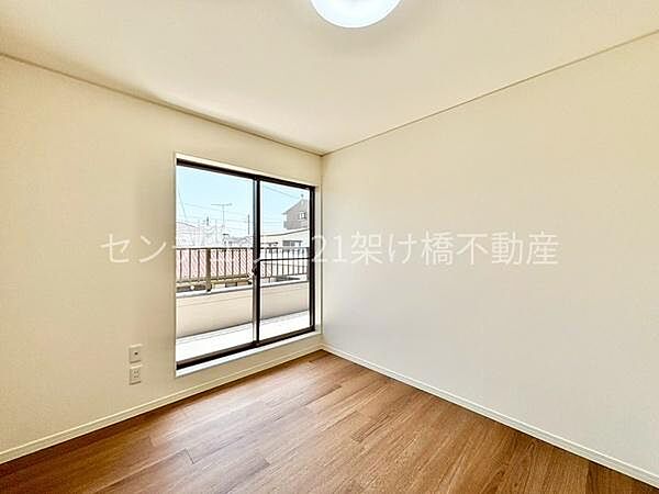 洋室　5.5帖全洋室クローゼット完備