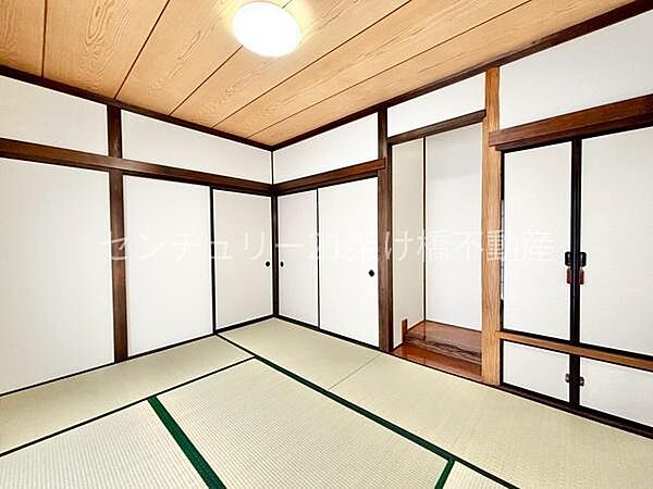 和室　6帖憩いの和空間玄関から他のお部屋を通らず入れるため、急な来客時などにも安心です