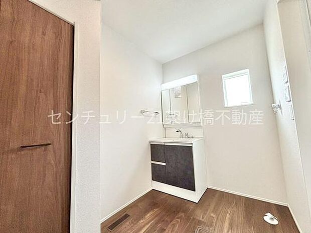 洗面所お洒落な広々とした洗面所