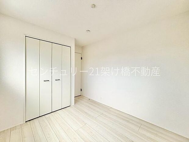 【2階　洋室　7．0帖】別角度