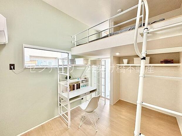 【洋室1】LDKと隣接する洋室は子供部屋にもおすすめです◎