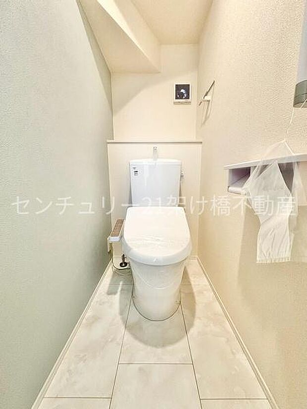 【トイレ】トイレ2か所あり衛生的な洗浄便座で快適にお使いいただけます。