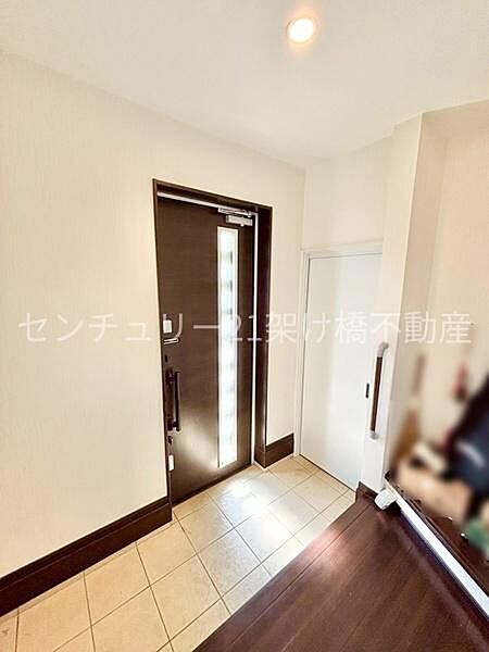 ウォークインシューズクローゼットでたっぷりの収納