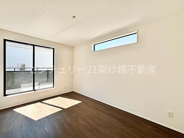 【2F　洋室　7.5帖】主寝室に最適なお部屋〇ウォークインクローゼットあり！