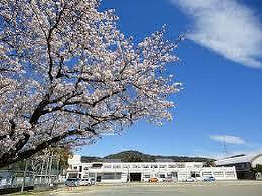 豊橋市立谷川小学校まで324m、豊橋市立谷川小学校