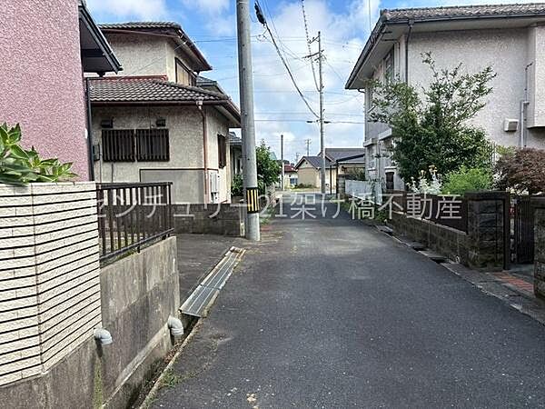 北側私道約4ｍ西側私道約4.5ｍ
