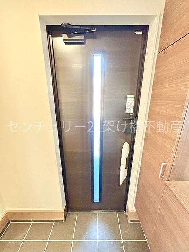 採光面があり、明るい玄関です〇