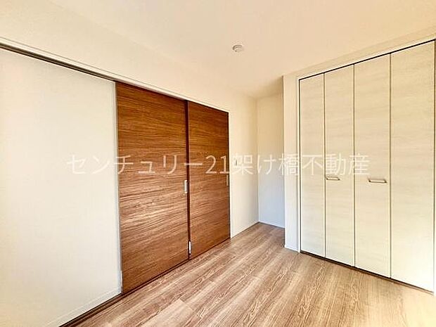 【1F 洋室 4.4帖】リビング隣の洋室です。
