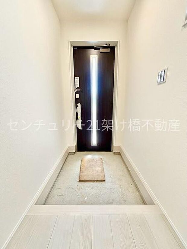 採光面があり、明るい玄関です〇
