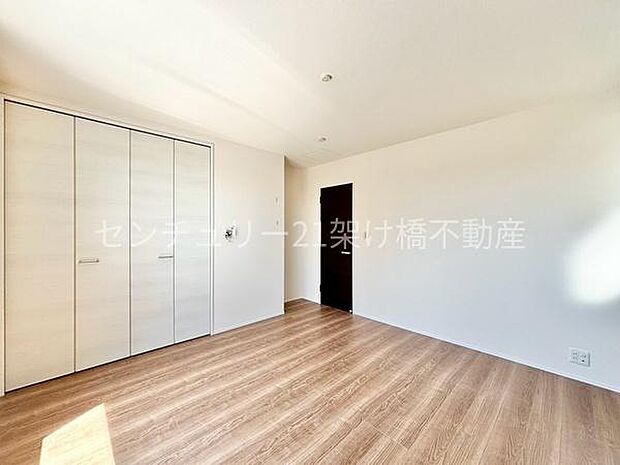 【2階　洋室　8帖】別角度