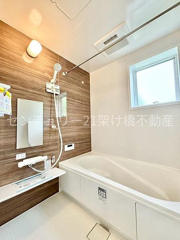 窓があるので明るさや換気もバッチリです。