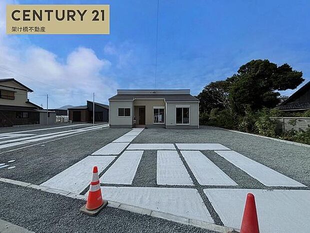 こちらは2号棟になります。駐車3台可能!