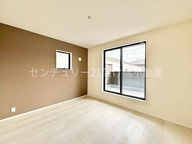 【2F 洋室 7帖】主寝室にぴったりなお部屋です。