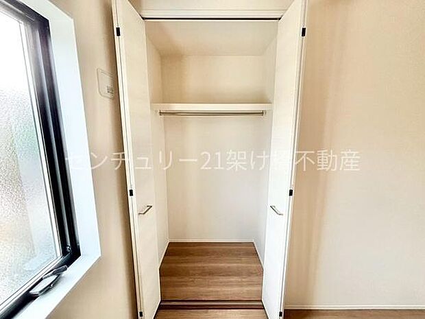 一階洋室3.7帖 収納