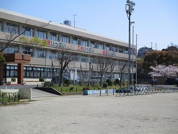 豊橋市立芦原小学校まで812m、豊橋市立芦原小学校