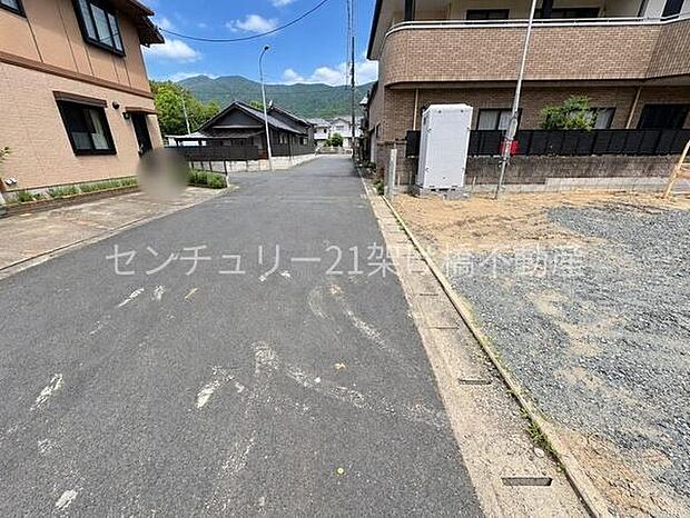 西側公道約6m