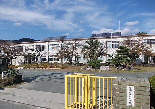 豊橋市立二川小学校まで562m、豊橋市立二川小学校