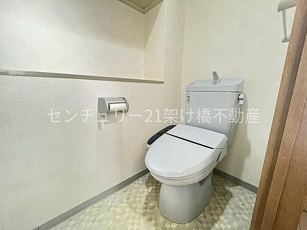 【トイレ】温水洗浄便座で快適にお使いいただけます。