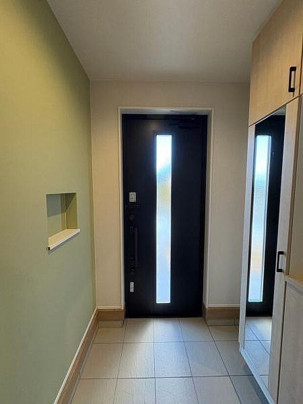 天井高のシューズボックスで多くの靴を収納できます。2号棟