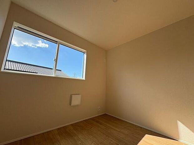 二階真ん中洋室4.5帖